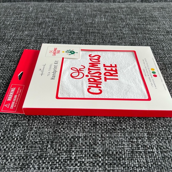 NIB Hallmark Tea Towel Handprint Kit - Picture 3 of 6